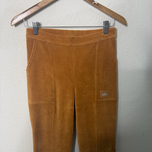 ALO Micro‎ Corduroy High-Waist Winter Break Flare Pant Womens Size L - Picture 3 of 4